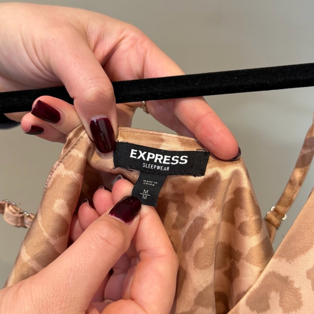 Express Leopard Tank Top - Picture 3 of 6